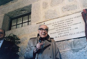 Alonso Zamora Vicente inaugurando un edificio en su homenaje en la Universidad Antonio de Nebrija.