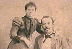 Antonio Machado Álvarez y Ana Ruiz Hernández, padres de Antonio Machado. Fotografía: Company (Fuente: Wikimedia Commons).