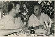 Camilo José Cela con Américo Castro, 1957 (Fuente: Fundación Pública Gallega Camilo José Cela. Localización: Biblioteca Virtual del Patrimonio Bibliográfico).