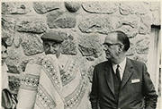 Camilo José Cela con Pablo Neruda, 1969 (Fuente: Fundación Pública Gallega Camilo José Cela. Localización: Biblioteca Virtual del Patrimonio Bibliográfico).