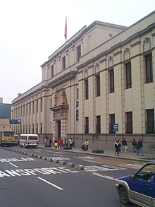 Fachada de la Biblioteca Nacional del Perú