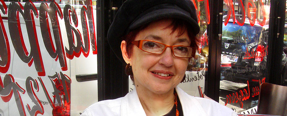 Retrat fotogràfic de la poeta catalana Cèlia Sànchez-Mústich