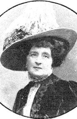 Concepción Gimeno de Flaquer, c. 1910 (Fuente: «Caras y Caretas», año XIII, n.º 604, 30/4/1910).
