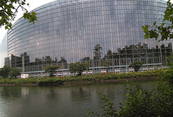 Panorámica del exterior del Parlamento Europeo en Estrasburgo. El Parlamento Europeo celebra el 12 de marzo el 50 aniversario de la primera sesión de la Asamblea Parlamentaria Europea (18 de marzo de 1958).