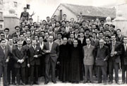 1951. Con los colegiales del Colegio Mayor San Bartolomé, de Salamanca, del que era director.