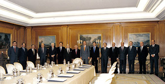 1997. Con el Patronato de la Fundación pro Real Academia en pleno, presidido por el Rey.