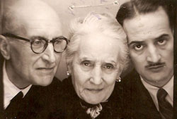 Juan Ramón Masoliver con sus padres, Narciso Masoliver y Luisa Martínez.