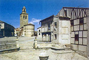 Arévalo (Ávila). Plaza de la   Villa, antigua y característica plaza castellana. Por ella discurrían   los pasos de un Francisco de Yepes mozo.