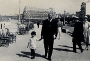 Nicolás Urgoiti y M.ª Soledad Carrasco Urgoiti, Biarritz, 30 de septiembre de 1926.